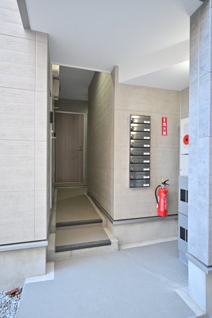 23/24 エントランス