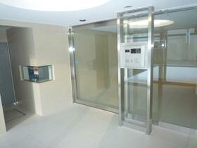 13/13 エントランス