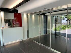 2/3 エントランス