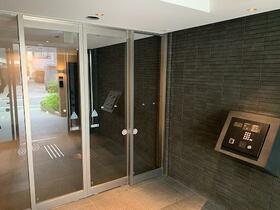 13/13 エントランス