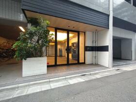 2/2 エントランス
