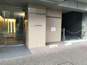 2/4 エントランス