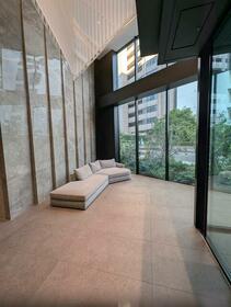 16/16 エントランス