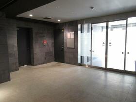 2/2 エントランス