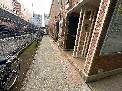 2/2 エントランス