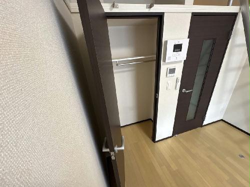 14/14 エントランス