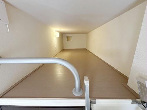 13/14 エントランス