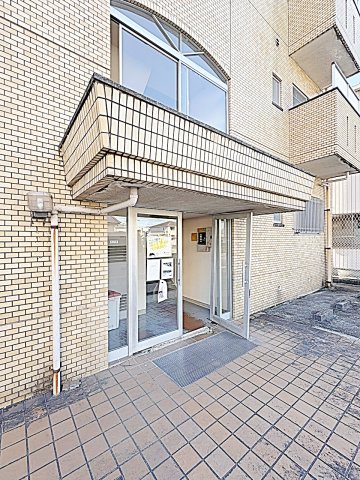 27/30 エントランス