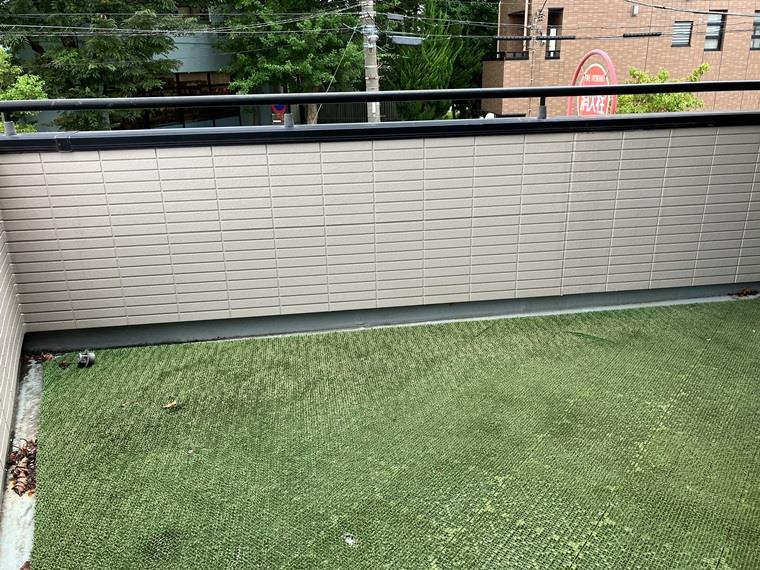 13/18 バルコニー