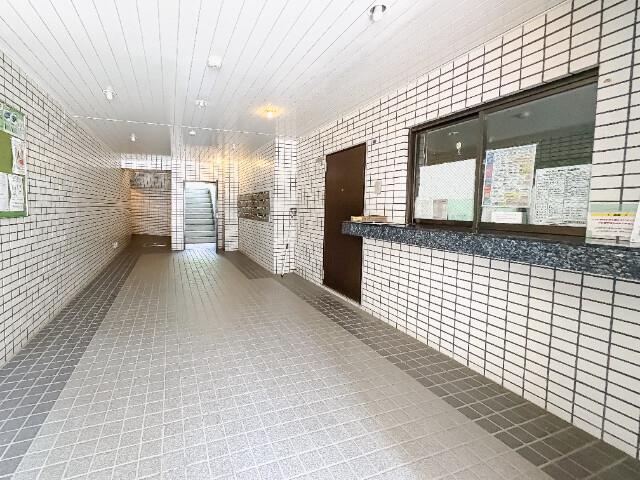 18/29 エントランス