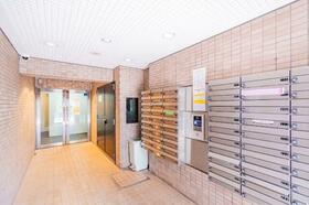 2/2 エントランス