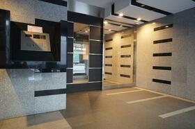 15/15 エントランス