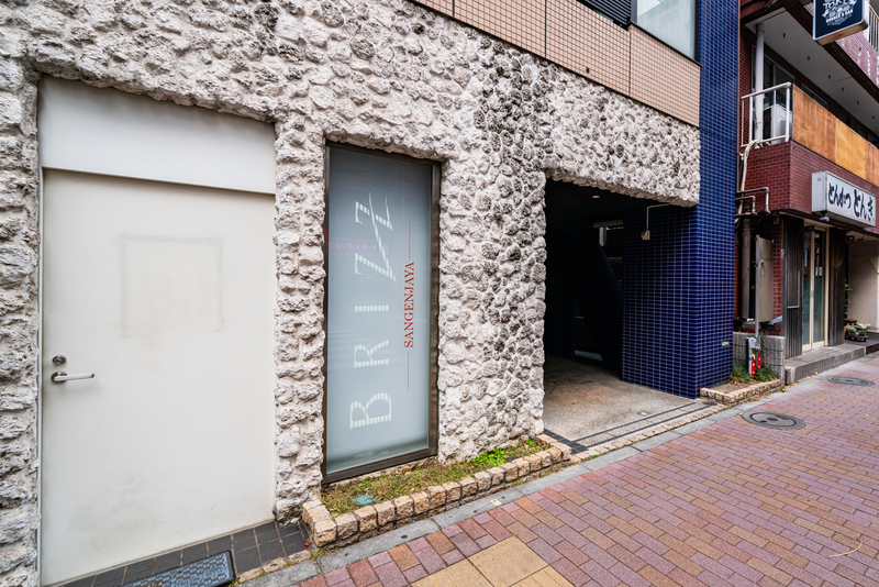 5/5 エントランス