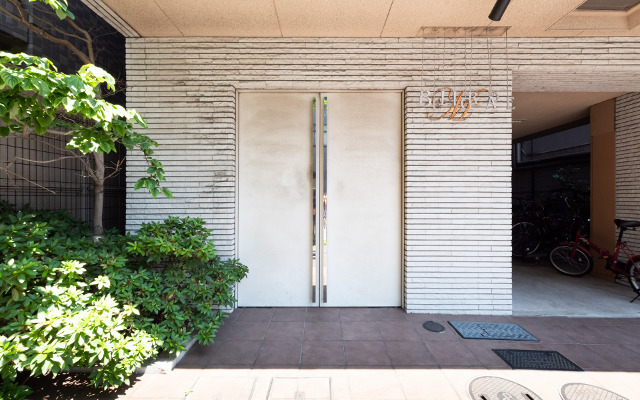 5/5 エントランス