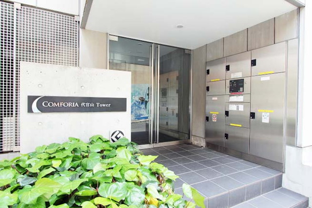 18/21 エントランス