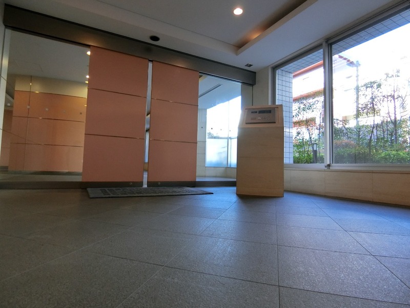 16/26 エントランス