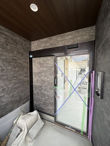 16/16 エントランス