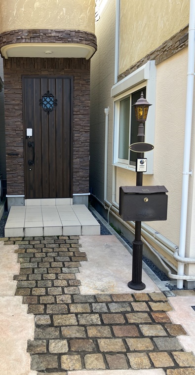 18/19 エントランス