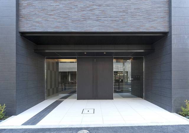 27/29 エントランス