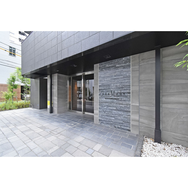 21/25 エントランス