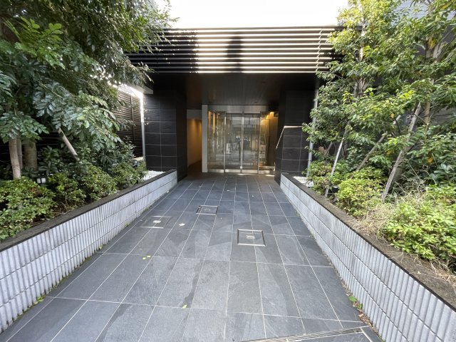 19/19 エントランス