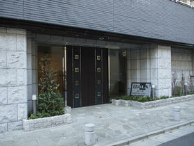 5/5 エントランス