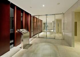 16/16 エントランス