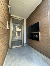 16/16 エントランス