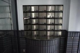 16/16 エントランス