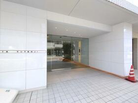 2/2 エントランス