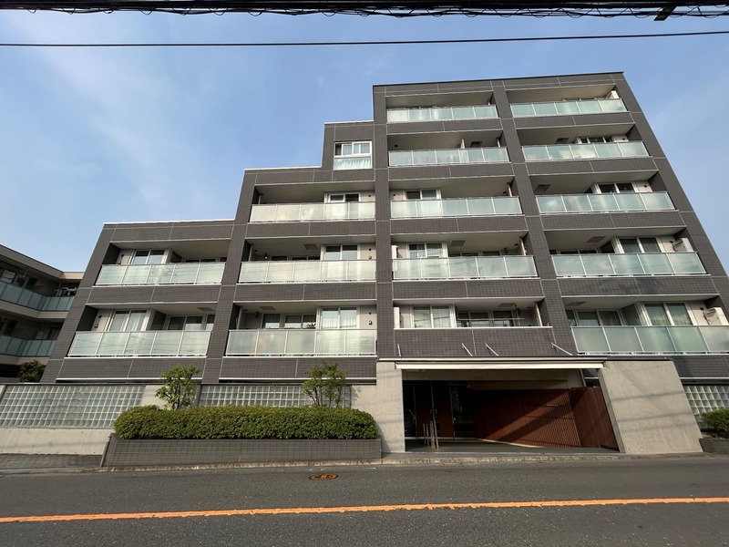 フィールド川和の外観