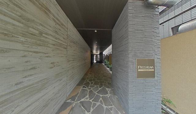 18/23 エントランス