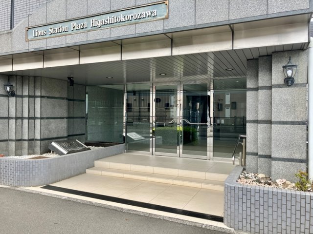 2/2 エントランス