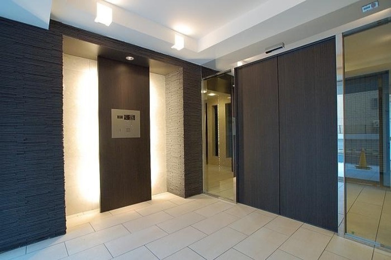 2/2 エントランス