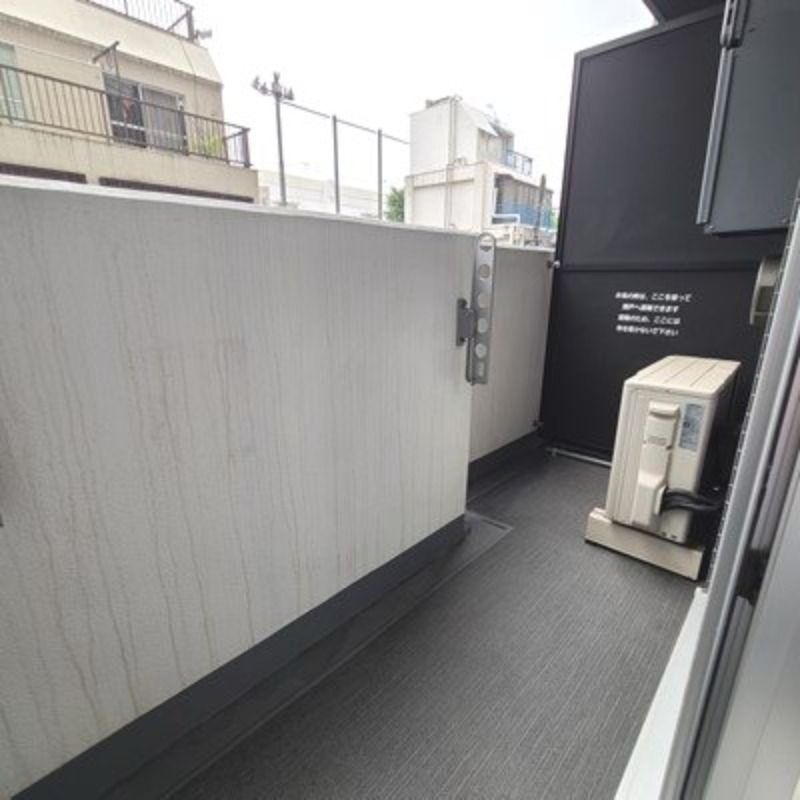 13/19 バルコニー