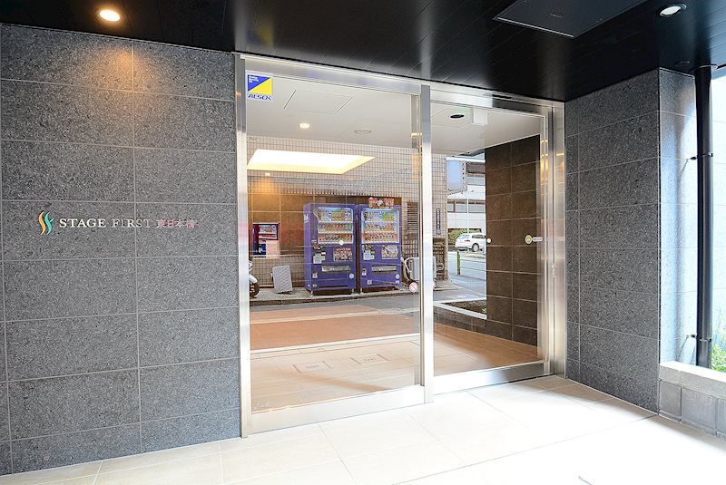 2/3 エントランス