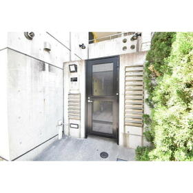 16/16 エントランス