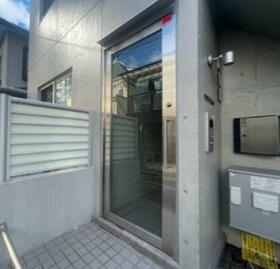 2/2 エントランス