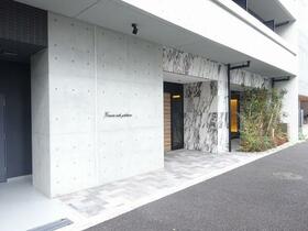 16/16 エントランス