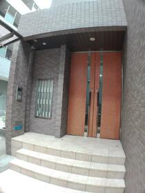 16/16 エントランス