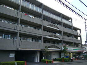 13/14 エントランス