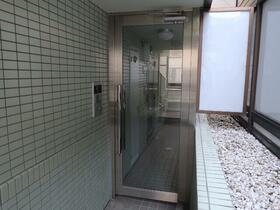 13/14 エントランス