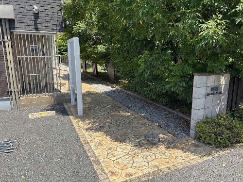 13/14 エントランス