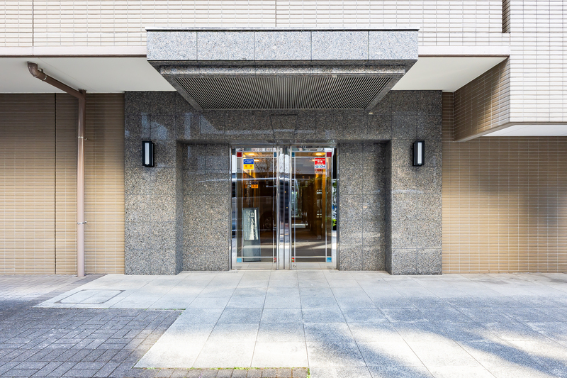 2/2 エントランス