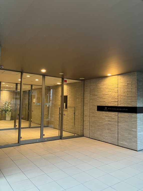 18/18 エントランス