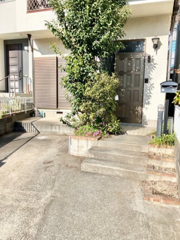 18/19 エントランス