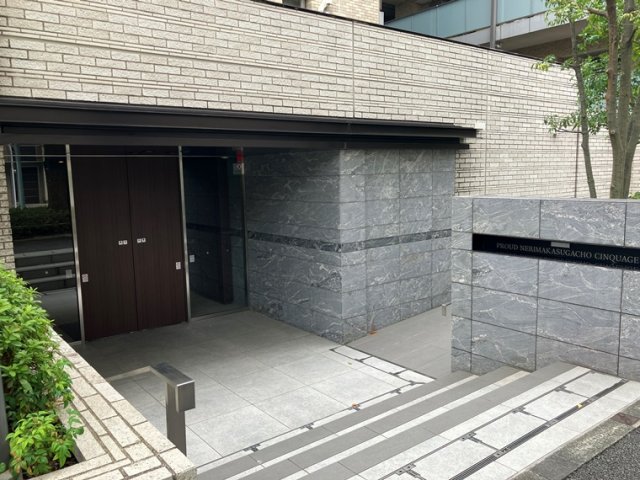 2/2 エントランス