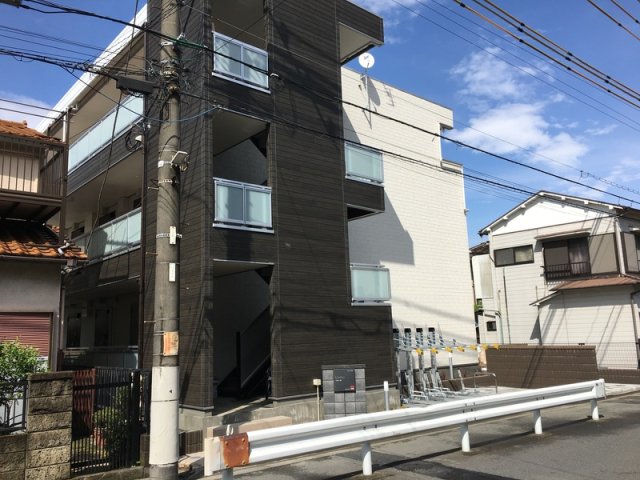 18/21 エントランス