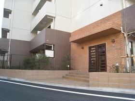 16/16 エントランス