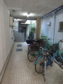 16/16 エントランス